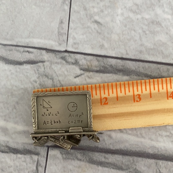 Vintage school board math brooch - Picture 6 of 6